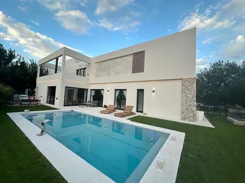 Hermosa casa en Fincas de Hudson  - Foto 0