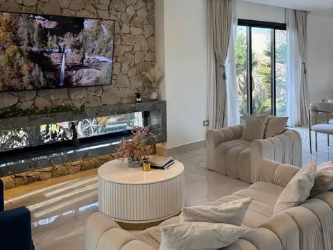 Casa en Venta con cochera