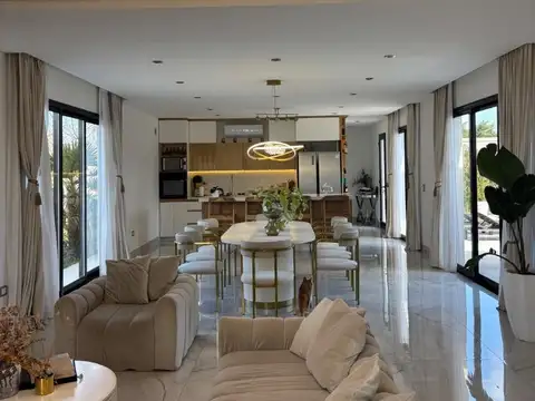 Casa en Venta - 4 dormitorios -