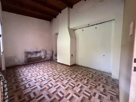 CASA EN VENTA LA PLATA CITY BELL A REFACCIONAR