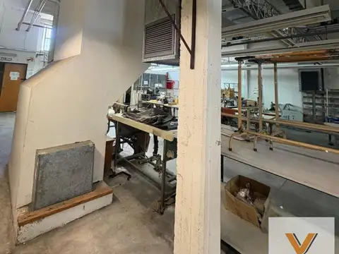 Edificio Comercial en alquiler - Fábrica - 1.800Mts2 - Villa Mitre