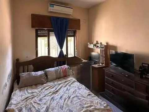 Casa 5 ambientes con 1 baño