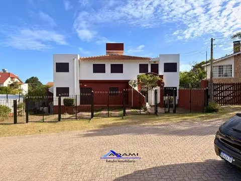 Paseo 114 213 , Piso 1