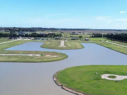 VENTA DE LOTE A LAGUNA EN BARRIO LAS VICTORIAS