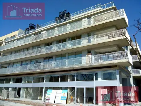OPORTUNIDAD!!! VENTA COCHERA DOBLE HOLMBERG ON EN LA NUEVA Y RENOVADA URQUIZA JOVEN