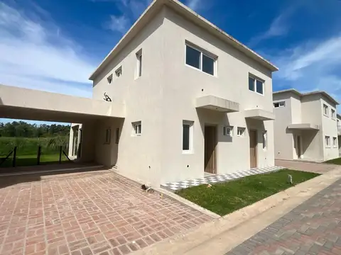 Casa  en Alquiler en Chic Village, La Lonja, Pilar