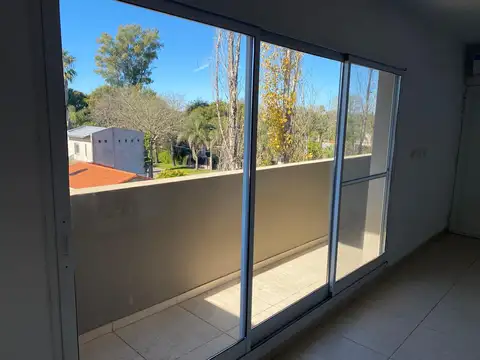 Departamento en Alquiler en Granadero Baigorria, $ 750.000