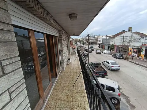 Casa en Alquiler con 1 cochera