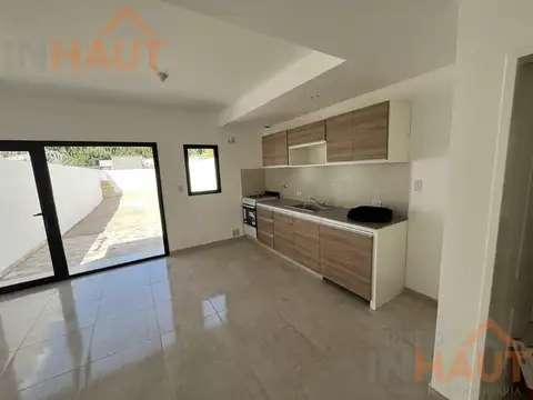 Depto Tipo Casa en Venta con 1 cocheras