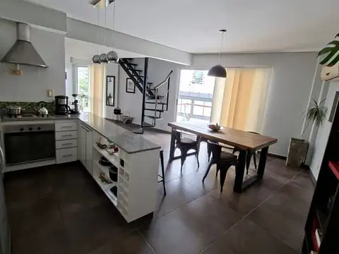 Departamento en Alquiler en Olivos Vias/Rio, USD 1.300