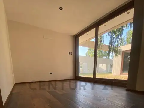 Miralagos Club de Campo , Piso 0