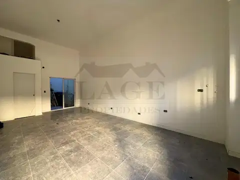 Depto Tipo Casa en Venta al Este