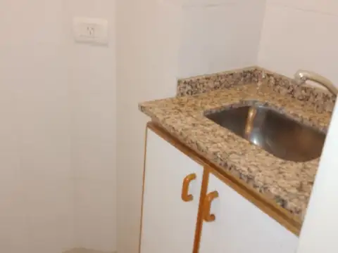 Departamento en alquiler 4 ambientes  con cochera en Tigre Centro