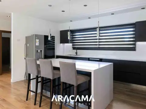 Casa en Venta en Countries y Barrios Cerrados en Ezeiza, USD 800.000