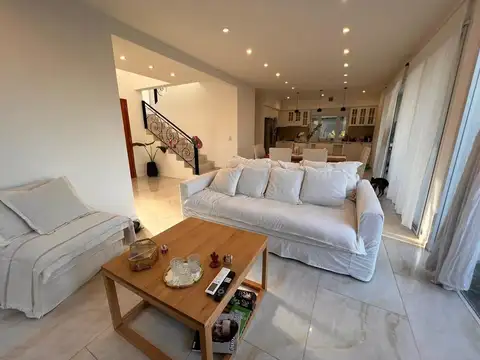Casa en Venta 5 ambientes en Santo Tomas