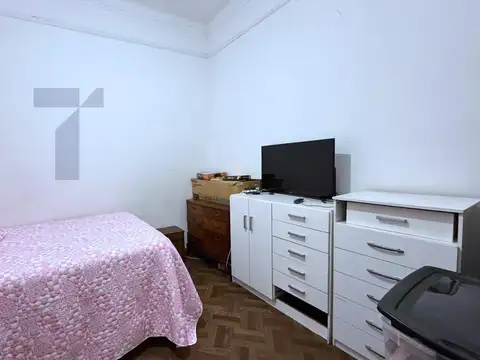Departamento primer piso por escalera muy luminoso