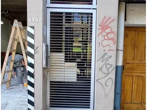 Pte J D Peron 2700, Piso 1