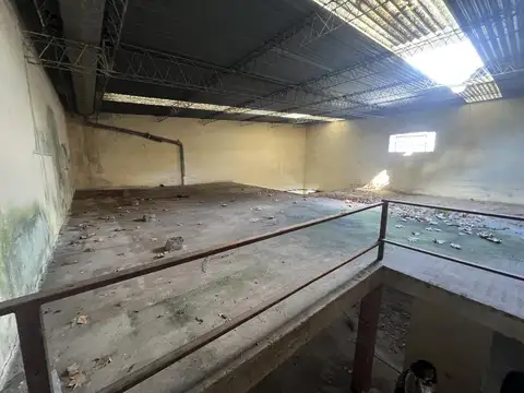 Galpon en Venta 17  mts Fondo