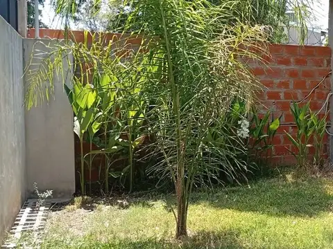 Casa 2 ambientes con 1 baño