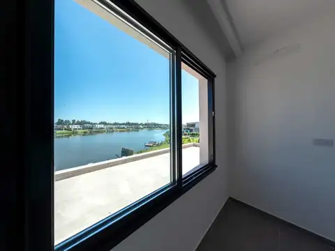 VENTA CASA 6 AMB  LAGUNA SANTA ANA TIGRE BENAVIDES