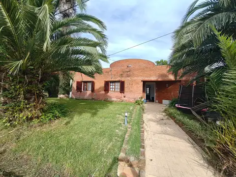 vendo casa quinta en pilar con planos 4 ambientes piscina climatizada apto credito hipotecario retazada