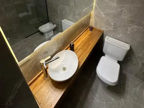 Dúplex 2 ambientes al lateral