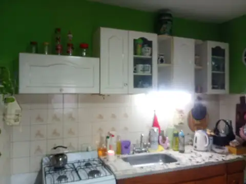 Casa 2 ambientes con 1 baño