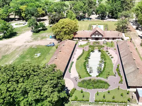 ALMAHUÈ Pilar.  Derqui al 2500
