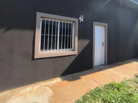 CASA DE 1 DORM. CERCANO POLIDEPORTIVO "FINITO" GEHRMANN