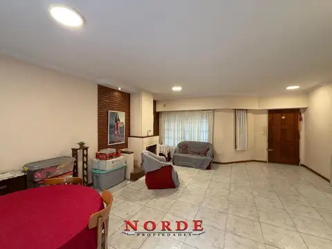 Casa 6 ambientes con 3 baños