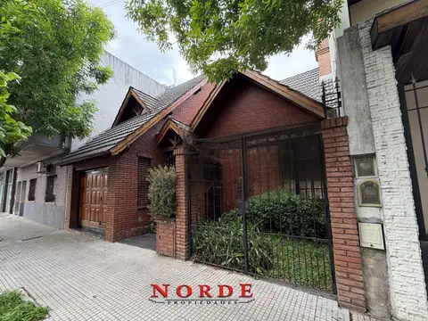 Venta • Liniers • Casa • Seis Ambientes • Quincho