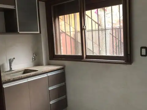 Venta PH  3 Amb. a media cuadra Estación Temperley