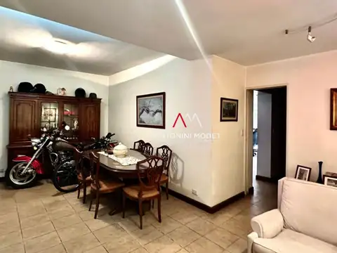 Depto Tipo Casa en Venta de 5 ambientes