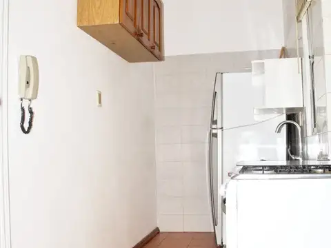 APTO 2 DORM A 3 CUADRAS DE LA RAMBLA; BAJOS GASTOS