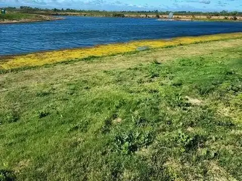 Venta Lote a La Laguna 974 M2 Barrio Amarras Puertos del Lago Escobar