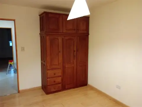 Casa en Alquiler con 1 cochera