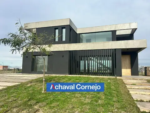 VENTA CASA MODERNA EN AMARRAS, PUERTOS (4 DORMITORIOS, PILETA)