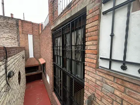 Depto Tipo Casa en Alquiler 80 años