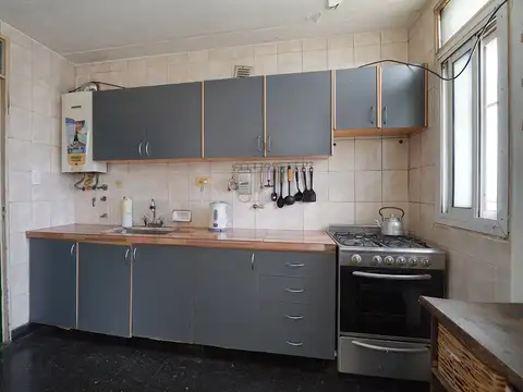 Departamento 4 amb. en Venta en Pompeya.