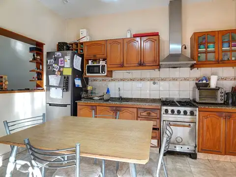 Depto Tipo Casa 6 ambientes con 2 baños