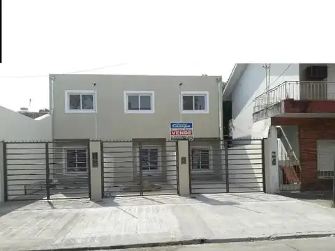 EXCELENTE DUPLEX DE 2 PLANTAS EN MERLO CENTRO 