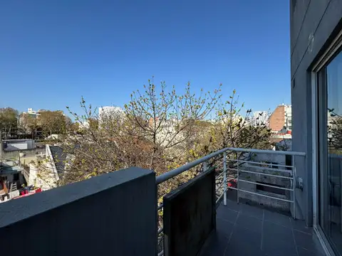 EXCELENTE MONOAMBIENTE AL FRENTE CON BALCON EN VILLA CRESPO