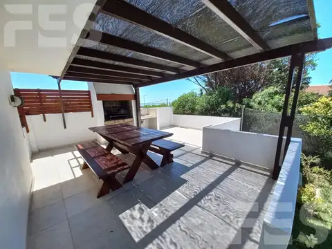 Casa en alquiler 4 ambientes Pinamar a metros del mar