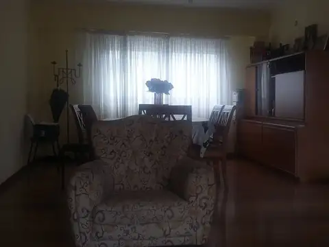 Depto Tipo Casa en Venta de 4 dormitorios