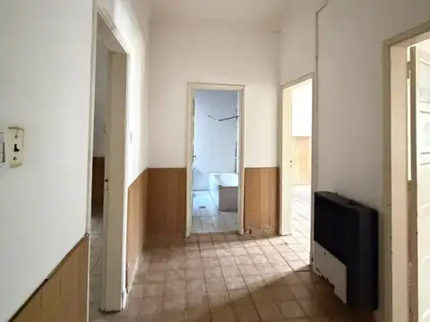 Casa 4 ambientes con 1 baño