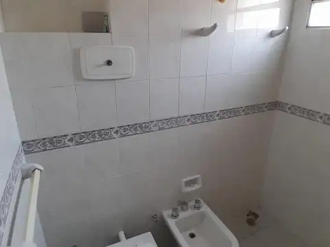 Casa en Alquiler con 1 cochera