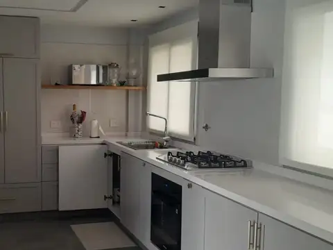 Departamento en Alquiler con 1 cocheras