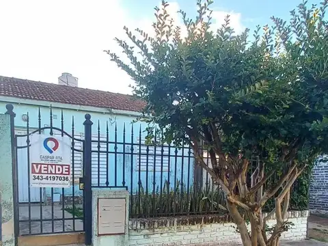 EN VENTA! CASA 2 DORM. - MUY BUENA ZONA RESIDENCIAL 
