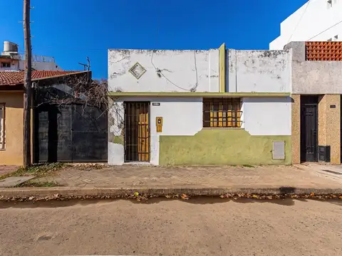 Casa en Venta en Echesortu con cochera