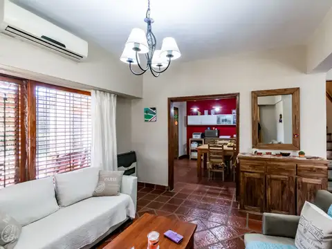 Casa 5 ambientes con 3 baños